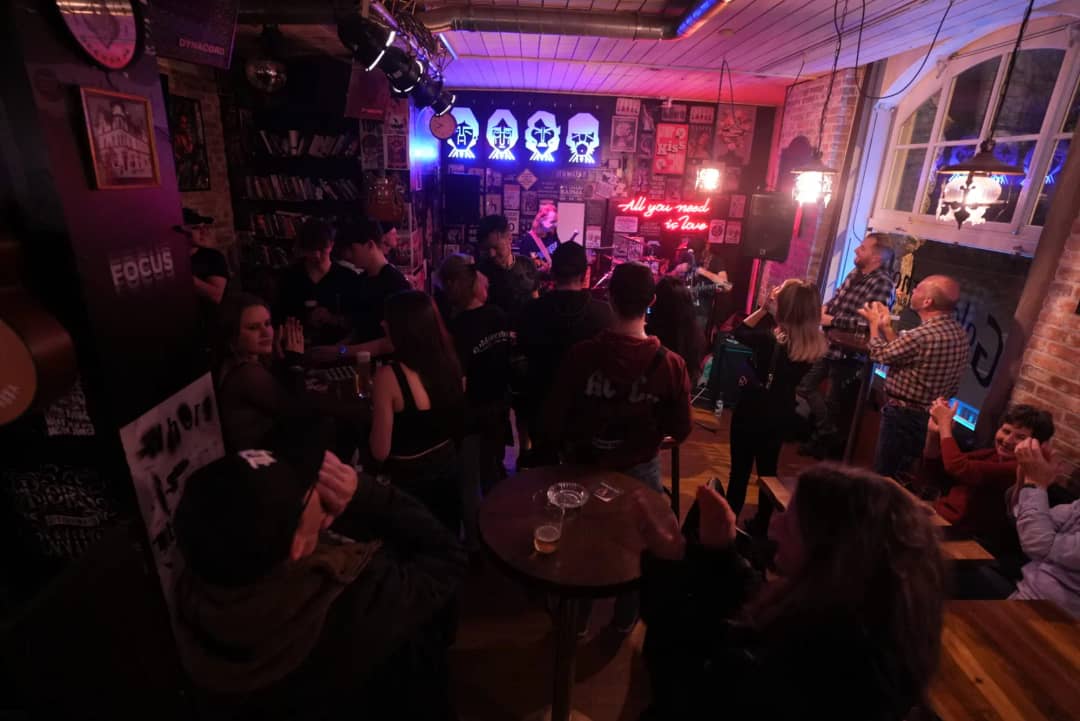 Volles Haus bei einem Konzert im Goldauerhof